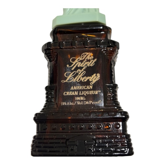 Figure- Statue of Liberty on the Cover of An Empty American Cream Liqueur Bottle - Picture 4 of 13